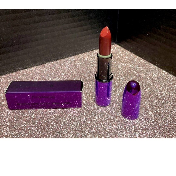 MAC: Magic of the Night Holiday Collection: Amplified Crème Lipstick: Dark Side